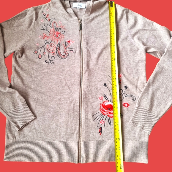3/$40 Sale! Milano Embroidered Zip-Up Sweater with Hood 🌺 - Picture 4 of 8
